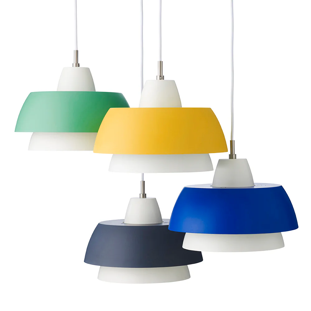 Trio Ø28 Geel hanglamp Van Superliving - In een mooie combinatie met de drie kappen heeft u met de Trio hanglamp een moderne lamp die u boven uw eet- of keukentafel kunt gebruiken.
