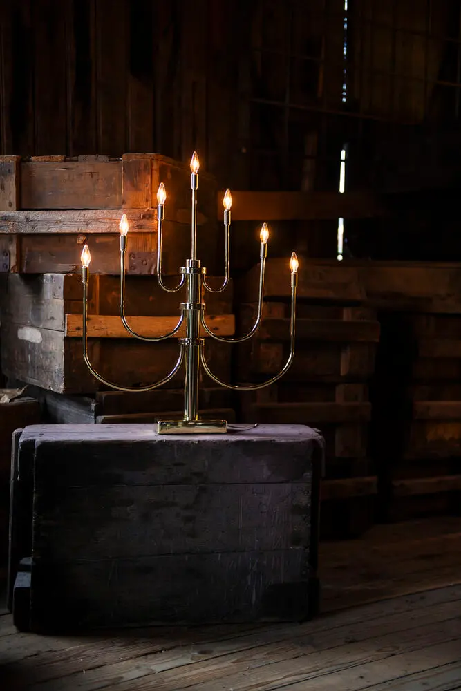 Candelabra 7 Lights Messing Van Konstsmide - Verlicht de duisternis in de winter met deze exclusieve Advent-kandelaar met een messing afwerking.