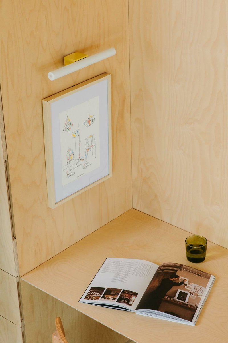 Calma 30cm Geel badkamerlamp Van Faro Barcelona - Calma is een wandlamp met een gele afwerking, perfect voor algemene verlichting in bijvoorbeeld keukens, gangen of gangen.