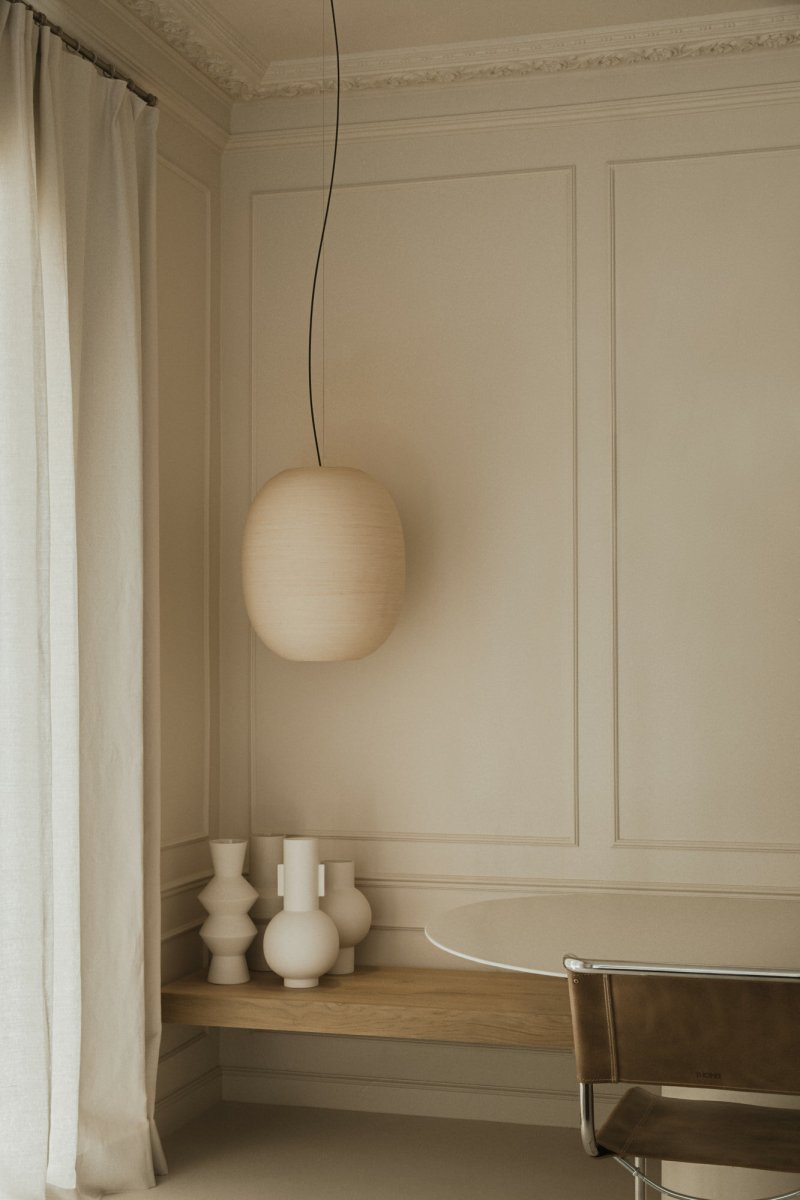 Tierra Ø47 Beige hanglamp Van Faro Barcelona - Tierra 470 is een hanglamp ontworpen door H&eacute;ctor Serrano, gemaakt van 3D-geprint PLA en gerecyclede cellulose van dennenhout - een bioplastic materiaal met een unieke, onregelmatige textuur.