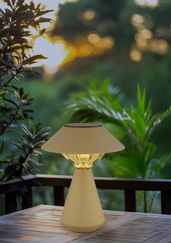 Cup LED Zand solarlamp Van Globo Lighting - Den diskreta designen sm&auml;lter in i alla milj&ouml;er och med IP44-klassning &auml;r den t&aring;lig mot v&auml;der och vind.