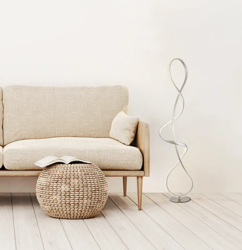 Swirl Nikkel vloerlamp Van Globo Lighting - Med en kompakt storlek och en kraftfull LED-teknik p&aring; 2260 lumen och 4000K ger den klar och behaglig belysning.