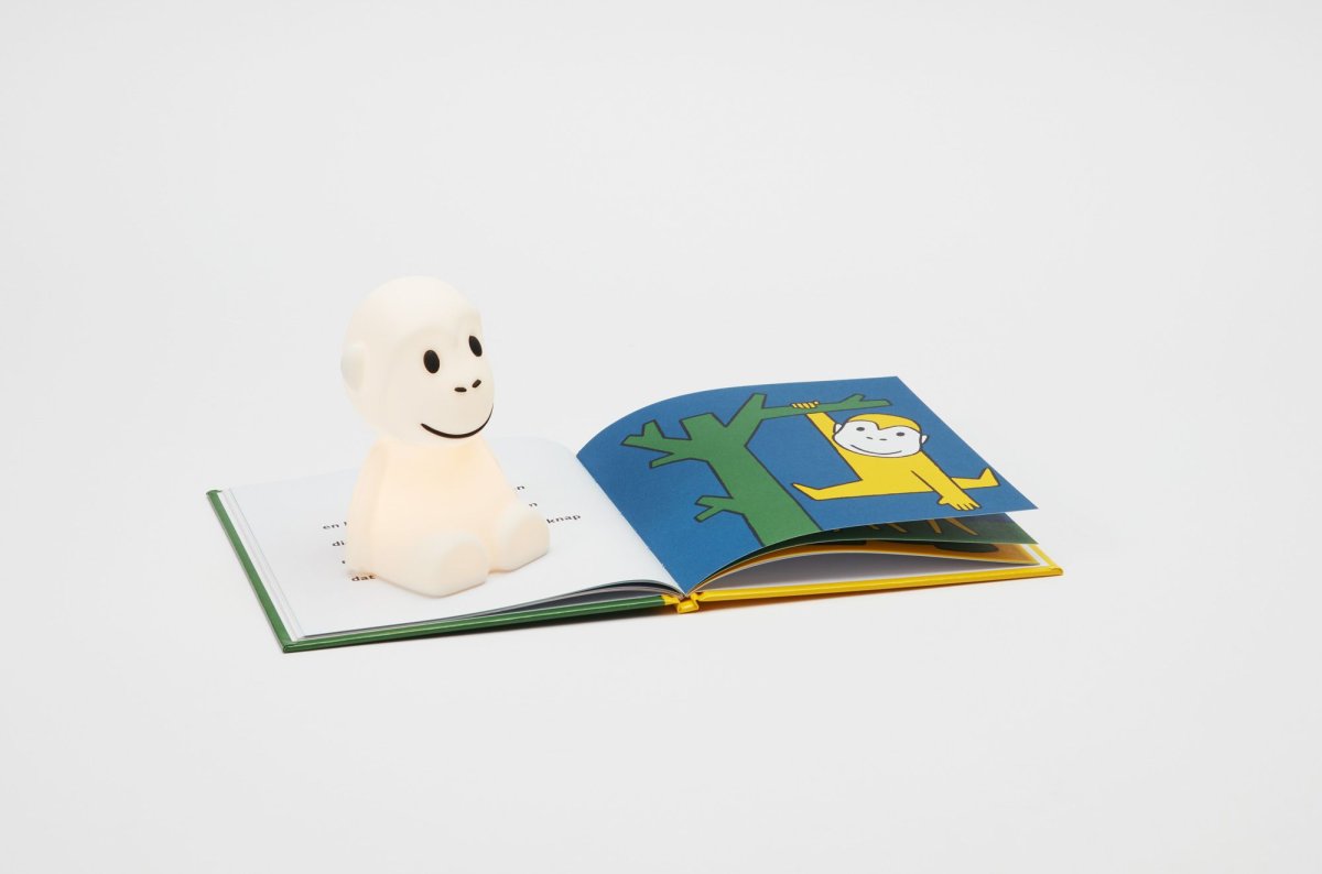Bundle of Light - Monkey Mini Wit kinderlamp Van Mr Maria - Voeg wat licht en vreugde toe aan uw dag en uw huis met deze charmante Monkey-lamp.