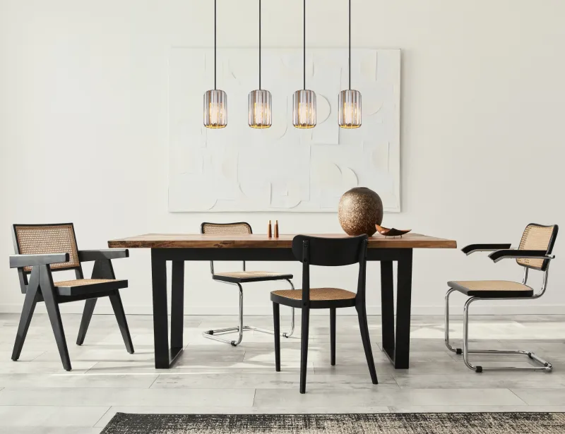 Run 88cm Rookkleurig hanglamp Van Globo Lighting - Kombinationen av metall i tr&auml;utseende och de fyra sk&auml;rmarna med r&ouml;kf&auml;rgade K5-kristaller ger en harmonisk ljusspridning och en sofistikerad k&auml;nsla.
