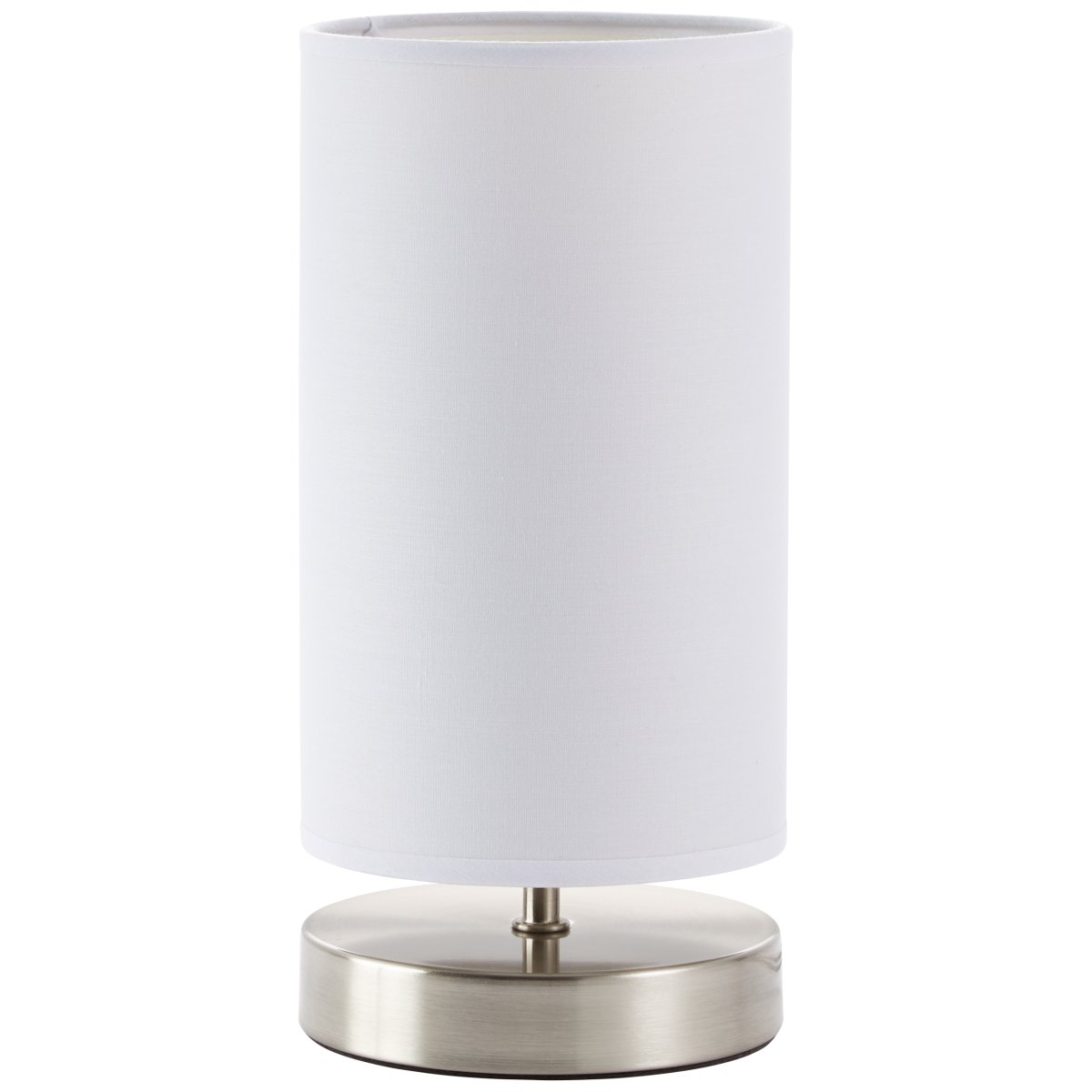 Clarie 25cm Chroom tafellamp Van Brilliant - De lamp heeft een witte textielen kap die zorgt voor een zachte en harmonieuze lichtverdeling.