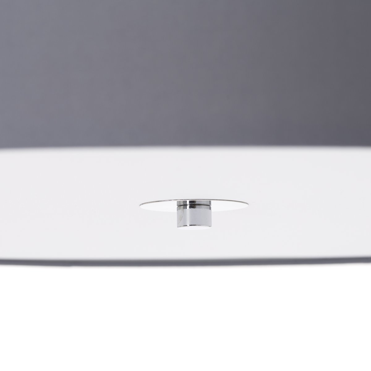 Andria Ø60 Grijs plafondlamp Van Brilliant - Door de trendy grijze kleur cre&euml;ert het een prettige sfeer en is het gemakkelijk te combineren met verschillende interieurstijlen.
