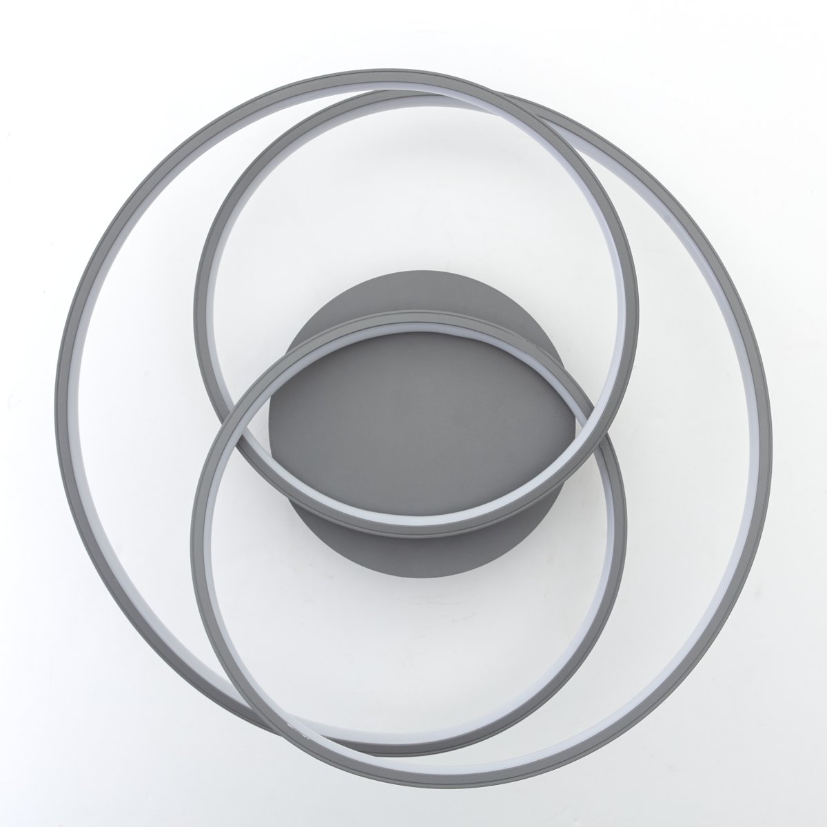 Labyrinth Ø40 Grijs plafondlamp Van Brilliant - De stijlvolle grijze kleur geeft een gevoel van elegantie en gezelligheid, en de LED-technologie zorgt voor energiezuinige verlichting met een hoge helderheid.