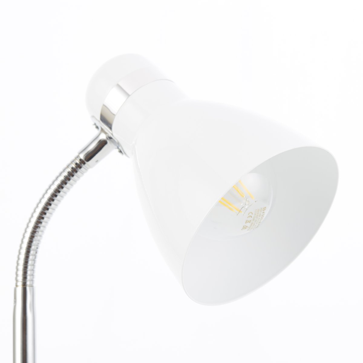 Allison 34cm Wit bureaulamp Van Brilliant - De lamp heeft een ingebouwde tuimelschakelaar, waardoor u hem eenvoudig aan en uit kunt zetten.