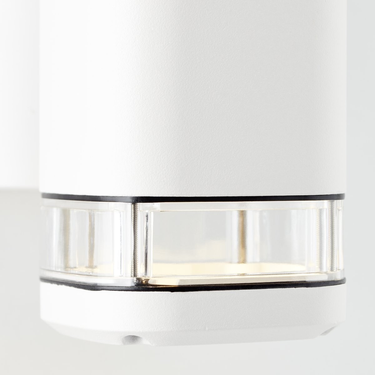 Jandy Wit buitenlamp Van Brilliant - De Jandy buitenwandlamp biedt zowel praktische als decoratieve verlichting voor uw gevel.