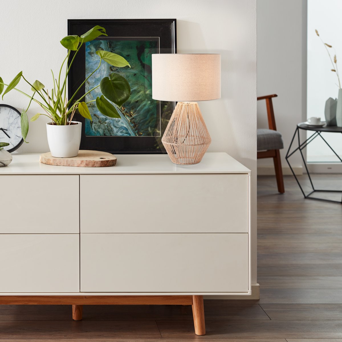 Laraine 52cm Natuur tafellamp Van Brilliant - De moderne mix van rotan, metaal en textiel zorgt voor een natuurlijke en stijlvolle uitstraling.