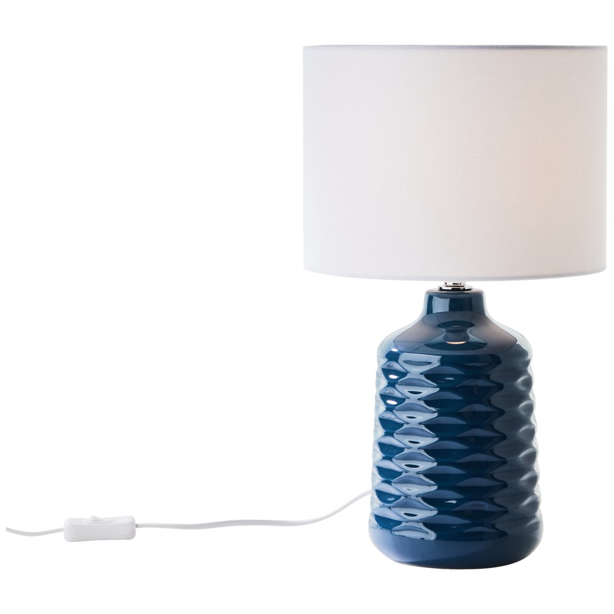 Ilysa 42cm Blauw tafellamp Van Brilliant - De stoffen kap zorgt voor een aangenaam licht en het circa 2 meter lange snoer is voorzien van een praktische aan/uit-schakelaar voor eenvoudig gebruik.