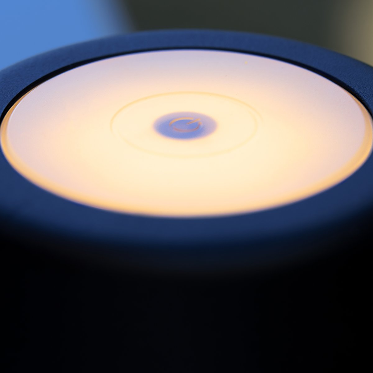 Kaami 37cm Matzwart Draagbare Van Brilliant - Dankzij de hoge IP44-classificatie is het apparaat weerbestendig en dus geschikt voor zowel binnen als buiten.