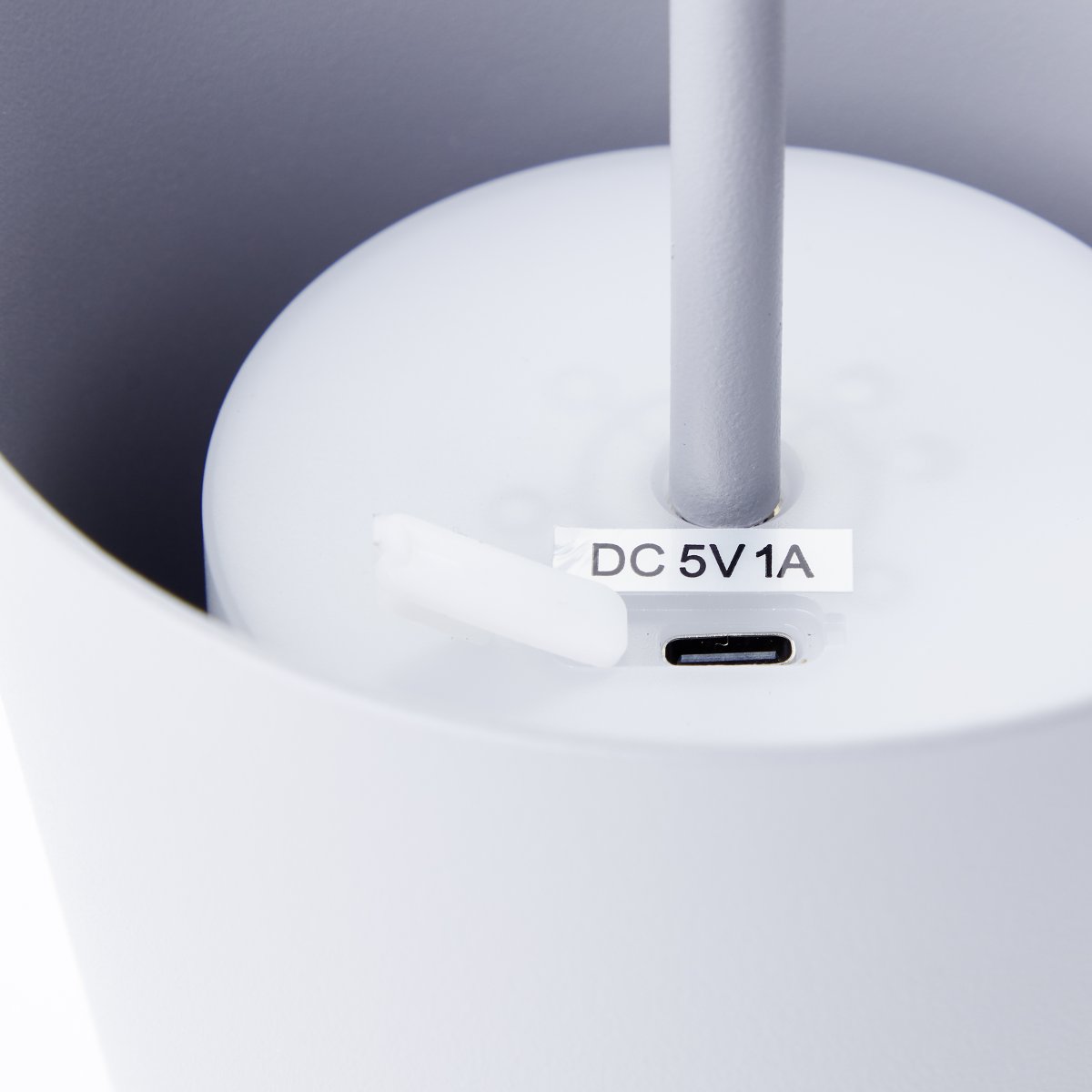 Kaami 37cm Mat grijs Draagbare Van Brilliant - De tafellamp heeft een instelbare helderheid met een touchdimmer en geeft een aangenaam, warmwit licht (3000K, 310 lumen).