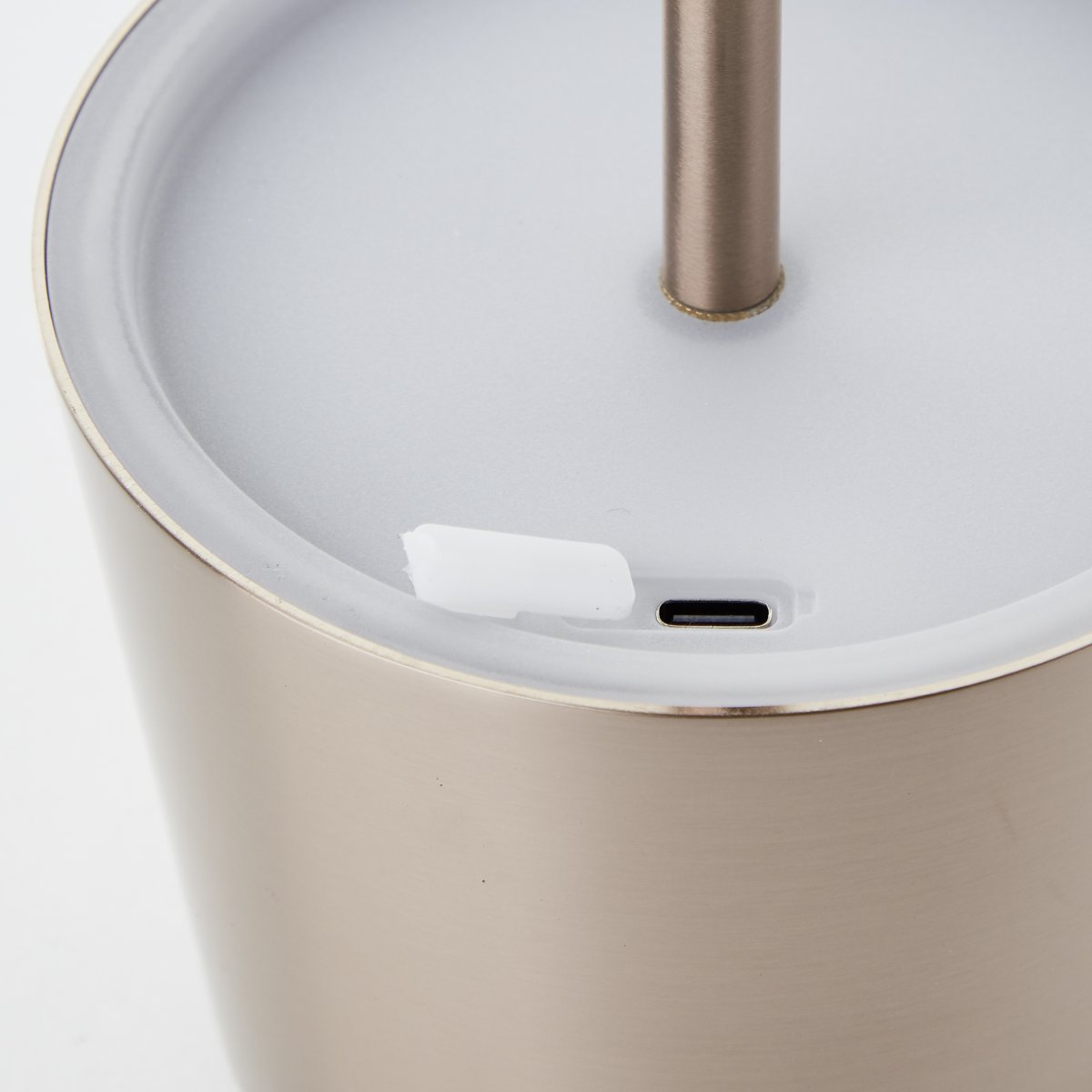 Xaana 37cm Licht koper Draagbare Van Brilliant - Dankzij de touchdimmerfunctie en de instelbare kleurtemperatuur van warmwit tot koelwit cre&euml;ert u zowel binnen als buiten een aangename sfeer.