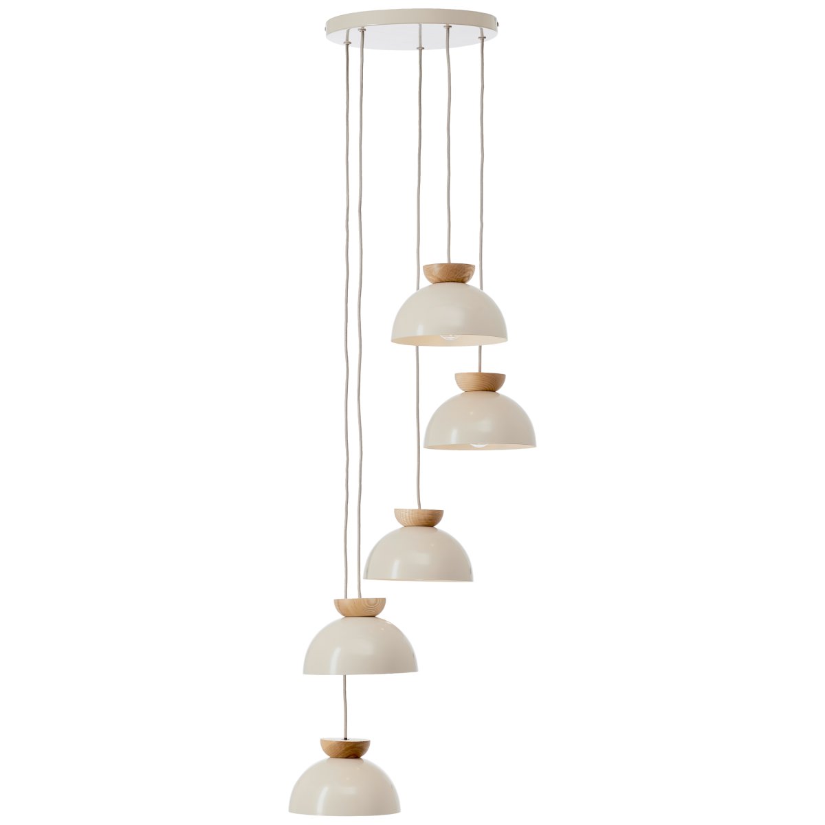 Nalam Ø45 Beige hanglamp Van Brilliant - Dankzij de zachte vormen en natuurlijke elementen past het zowel in een moderne als in een traditionele omgeving.