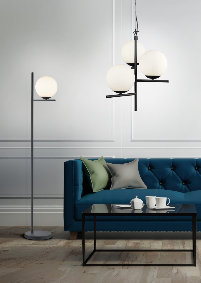 Pure Zwart vloerlamp Van Trio Lighting - Of u nu een strakke, minimalistische interieurstijl heeft of juist van speels houdt: de PURE vloerlamp zorgt voor decoratieve accenten en voegt een vleugje elegantie toe aan elk interieur.
