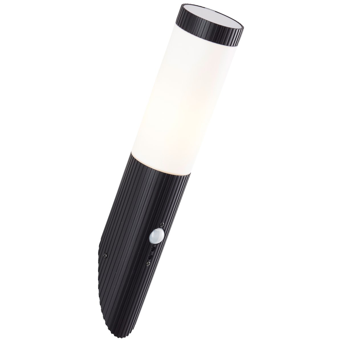 Cassio Zwart buitenlamp Van Brilliant - De langwerpige vorm en de combinatie van een zwarte geribbelde voet en een witte diffuser geven Cassio een elegante uitstraling die past bij verschillende gevelstijlen.