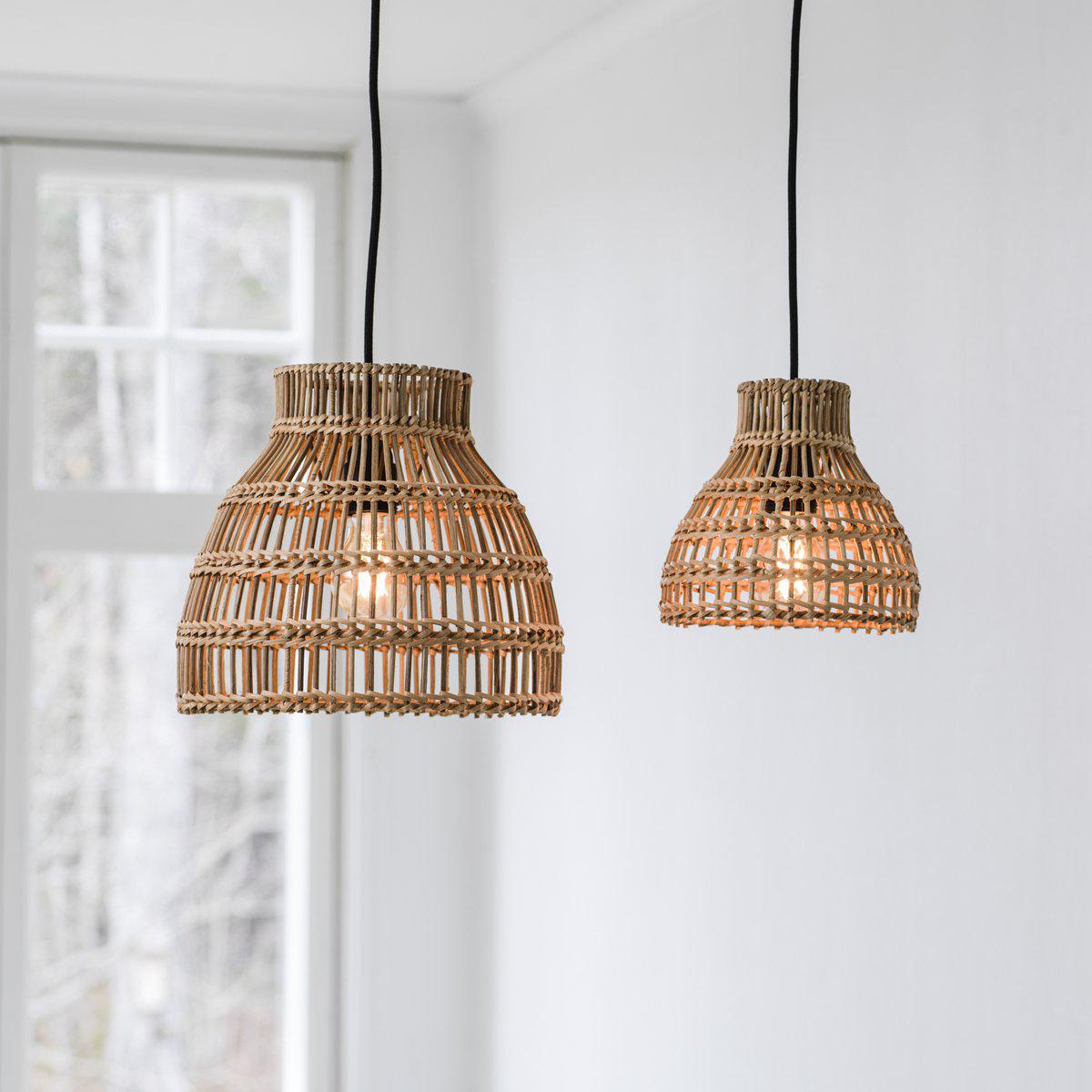Sarah Ø27 Natuur hanglamp Van PR Home - Omdat het een natuurlijk materiaal is, gedijt het het beste onder een afdak, in een glazen ruimte of binnenshuis.