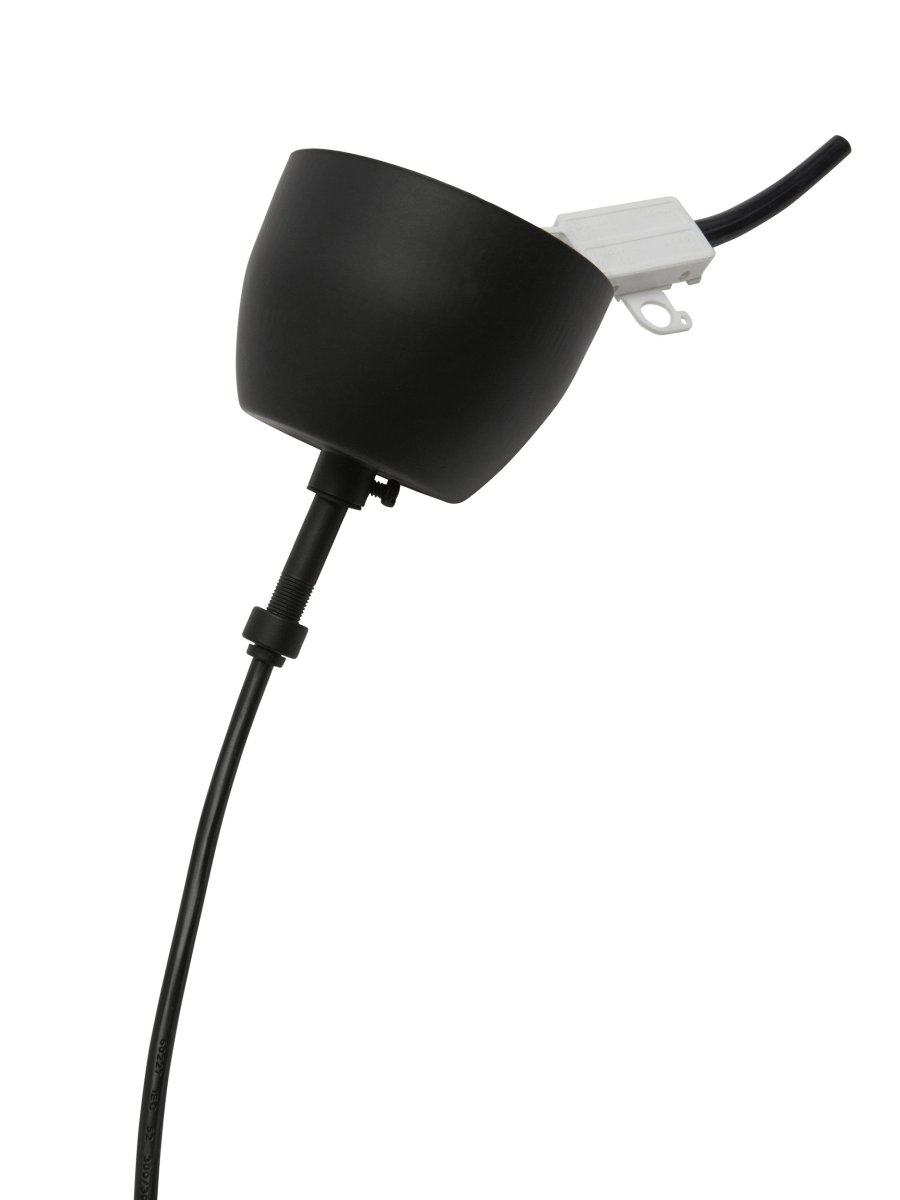 Solo Ø26 Zwart hanglamp Van PR Home - Zwarte matte afwerking, zowel binnen als buiten.