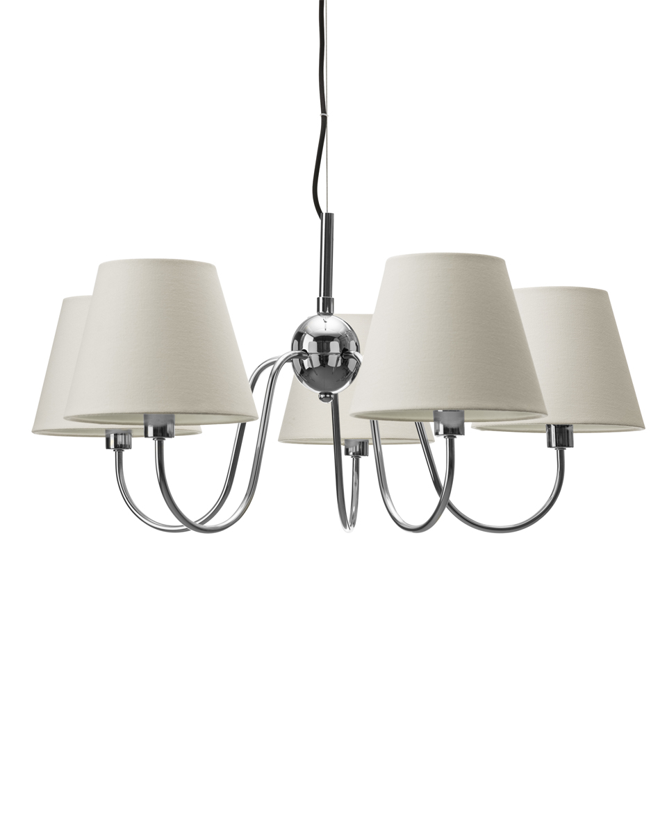 Lynx Ø75 Chroom hanglamp Van By Rydéns - De witte textielen kappen geven een mooi en aangenaam licht, wat zorgt voor een warme en uitnodigende sfeer in de kamer.