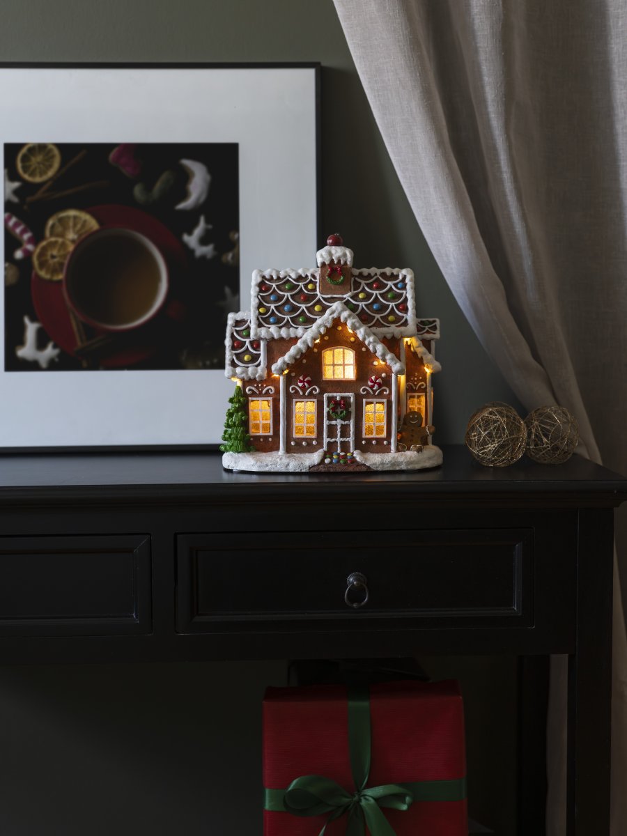 Peperkoekhuisje 27cm Bruin Van Konstsmide - Versierd met details in glazuur en snoep.