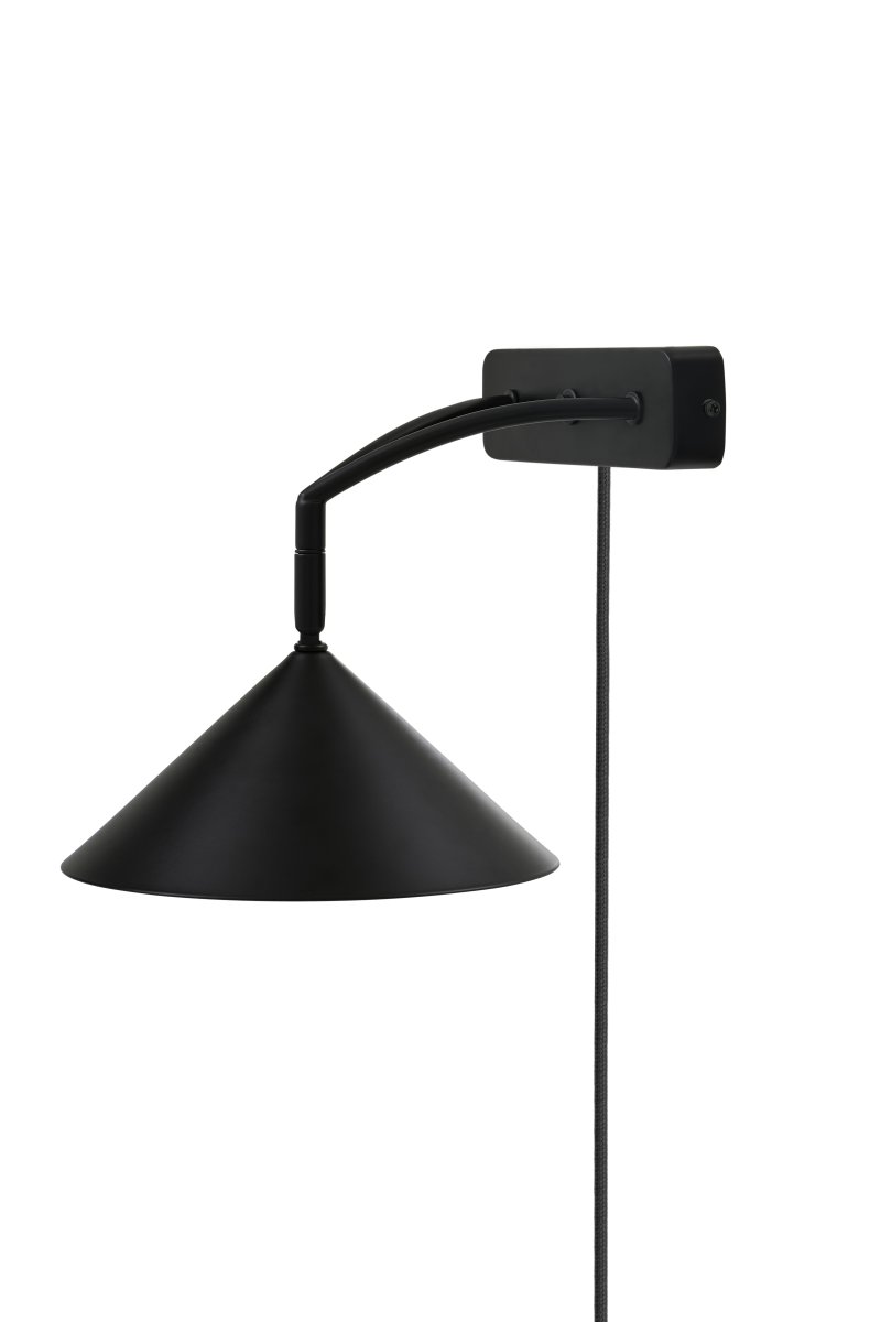 Curve Zwart leeslamp Van Globen Lighting - De Curve wandlamp in mat gelakt metaal met zijn minimalistische design past in veel omgevingen.