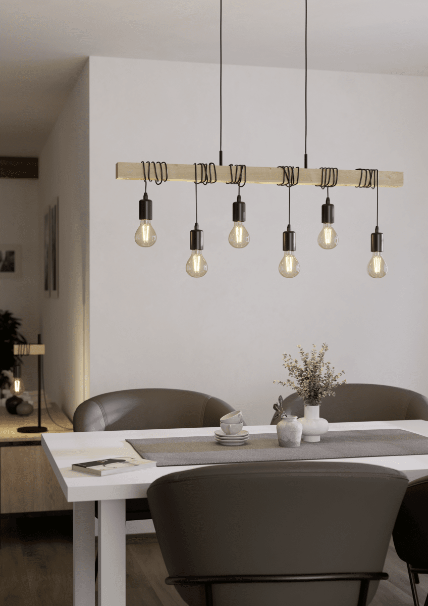 Townshend 100cm Hout hanglamp Van Eglo - De natuurlijke houten balk in combinatie met de zwarte details zorgt voor een warme en industri&euml;le uitstraling.
