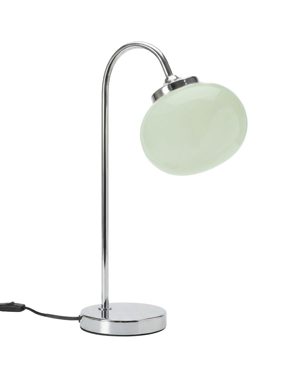 Elsy 50cm Groente tafellamp Van PR Home - De handgemaakte glazen kap in een zachte saliegroene tint geeft elke lamp een uniek karakter, terwijl de verchroomde metalen details een stijlvol en tijdloos geheel vormen.