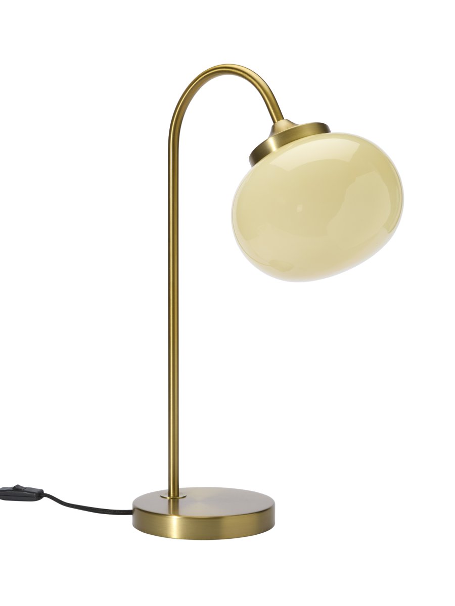 Elsy 50cm Geborsteld messing tafellamp Van PR Home - De handgemaakte glazen kap in een zachte cr&egrave;mekleurige tint geeft elke lamp een uniek karakter, terwijl de geborstelde messing details een stijlvol en tijdloos geheel vormen.
