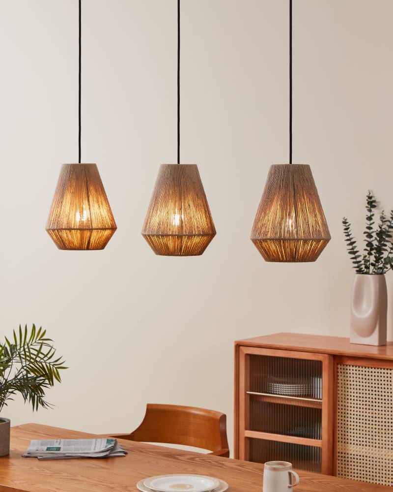 Alderney 90cm Natuur hanglamp Van Eglo - Dankzij de verstelbare kabels en het warme licht creëert de lamp een gezellige en stijlvolle sfeer.