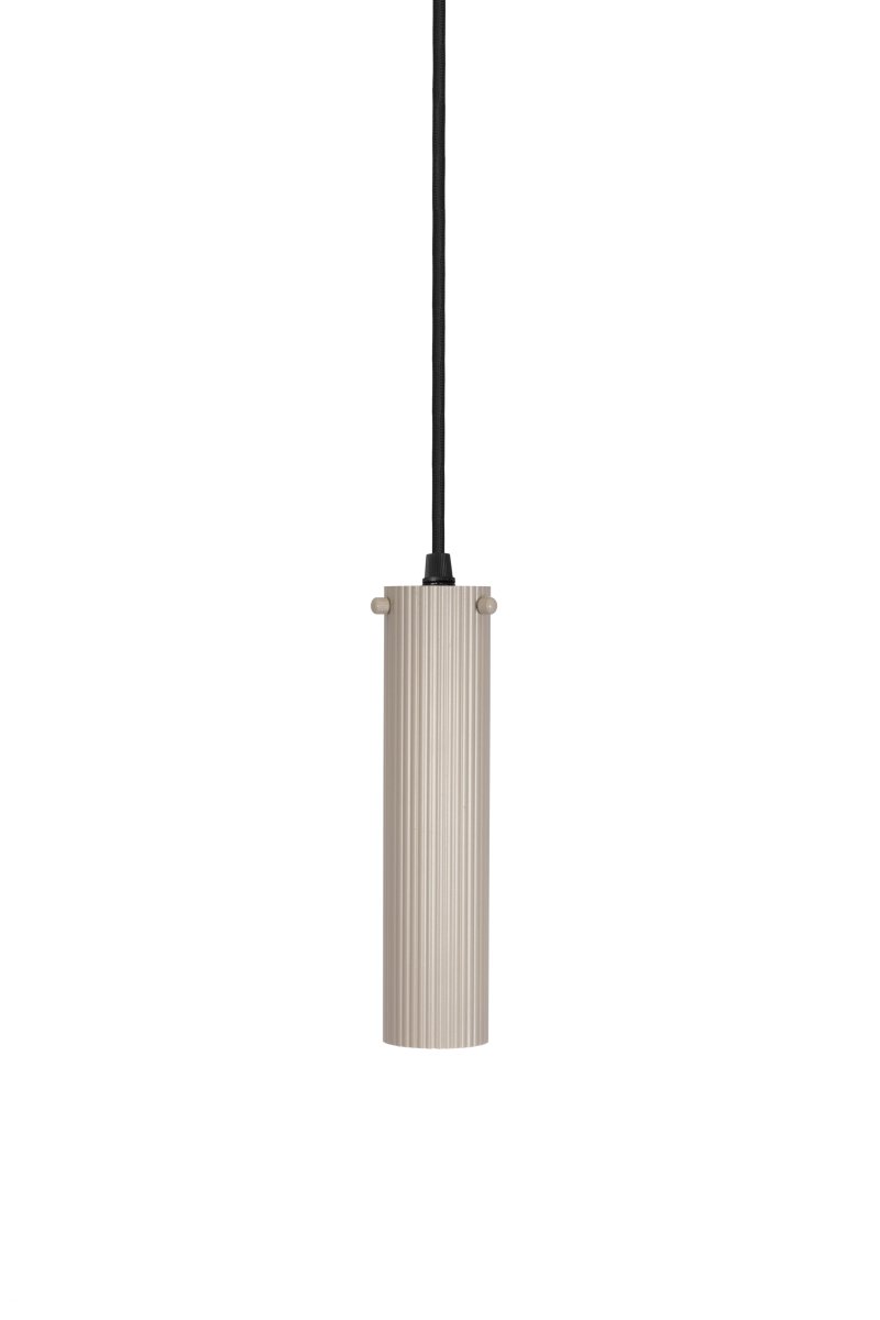 Hubble 22cm Beige raamlamp Van Globen Lighting - De uitstraling en het lichtpatroon van de lamp kunnen eenvoudig worden gevarieerd met verschillende lichtbronnen: kies een richtbare spot voor functionele werkverlichting, een kleine bol voor een moderne uitstraling of een grotere lichtbron voor een sfeervolle sfeer.