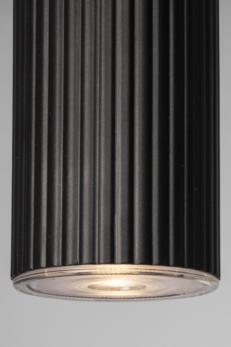 Hubble 38cm Zwart raamlamp Van Globen Lighting - De uitstraling en het lichtpatroon van de lamp kunnen eenvoudig worden gevarieerd met verschillende lichtbronnen: kies een richtbare spot voor functionele werkverlichting, een kleine bol voor een moderne uitstraling of een grotere lichtbron voor een sfeervolle sfeer.