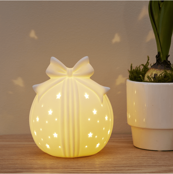 Rozy 14cm Wit Van Star Trading - Voorzien van een timer: 6 uur aan, 18 uur uit, herhaalt zich.