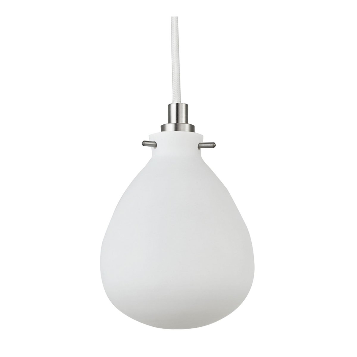 Diamant Ø10 Opaal raamlamp Van Oriva - De zachte vorm en de prachtige details van geborsteld metaal creëren een harmonieuze en verfijnde sfeer in de ruimte.