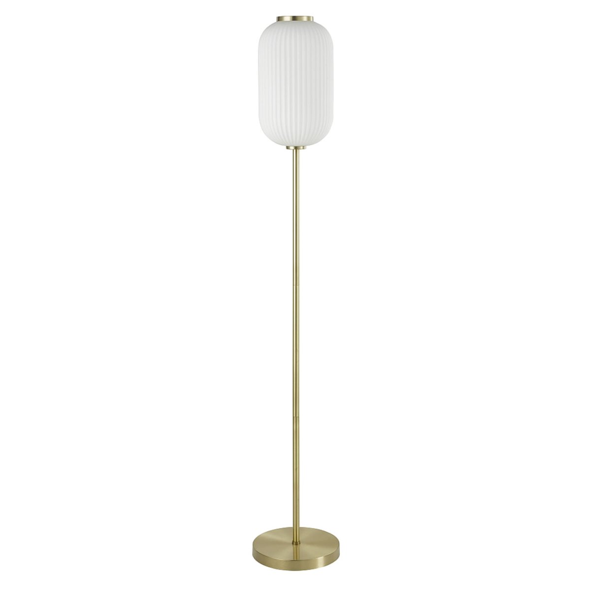 Nicki Geborsteld messing vloerlamp Van Oriva - Dankzij de smalle messing voet en de cilindrische kap van gecanneleerd, mat glas verspreidt de lamp een zacht en aangenaam licht dat een warme en uitnodigende sfeer cre&euml;ert.