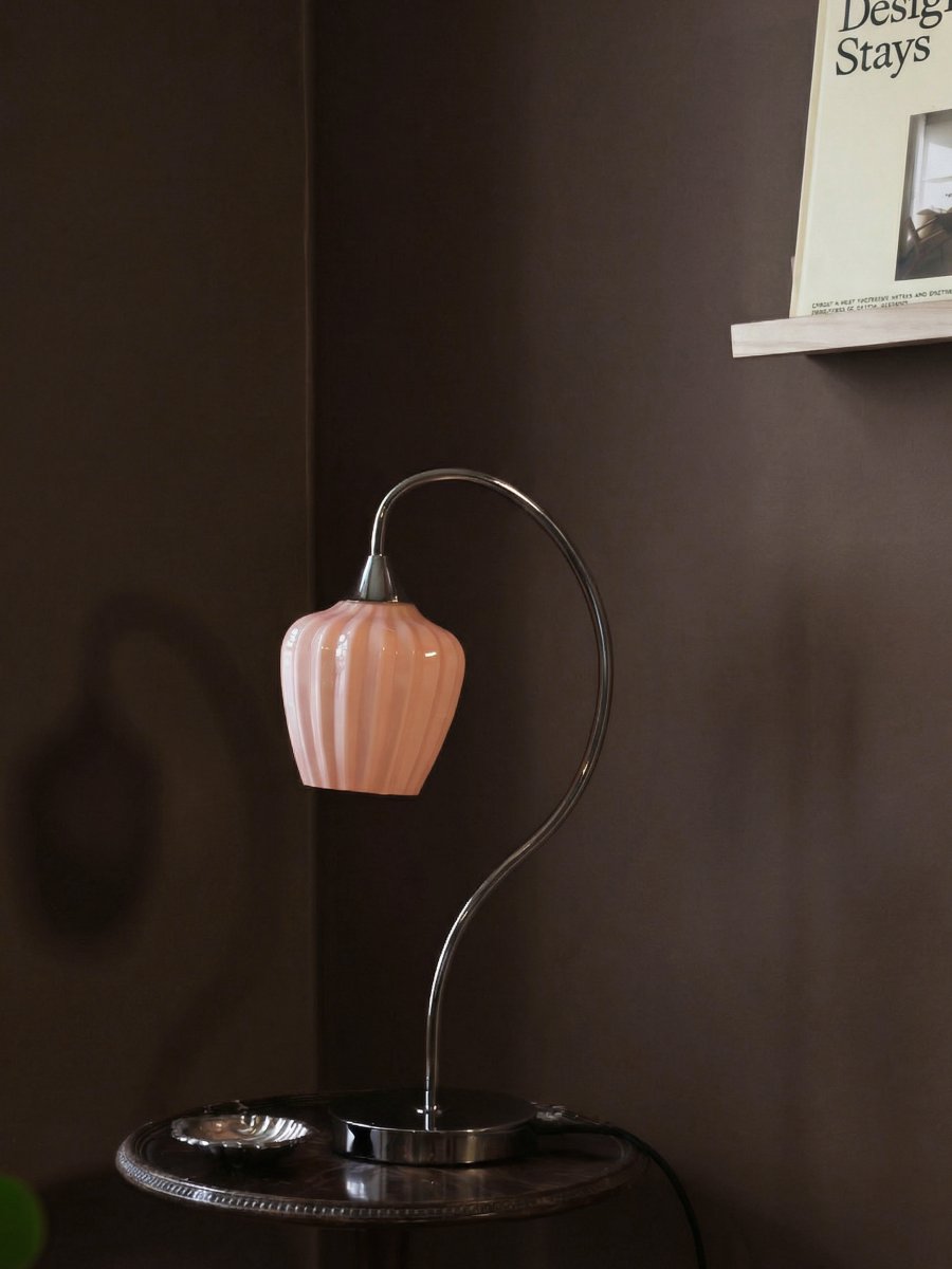 Amalfi 50cm Abrikoos tafellamp Van PR Home - De gaasvormige kap verspreidt een aangenaam licht en maakt van de Amalfi een decoratieve tafellamp die bijvoorbeeld mooi staat op een bijzettafel, bureau of nachtkastje.