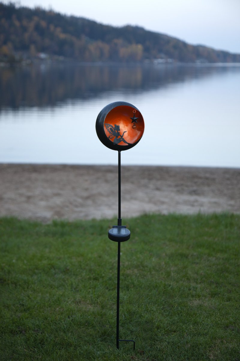 Fairytale Amber solarlamp Van Star Trading - Creëer een magische sfeer in de tuin met de Fairytale zonneceldecoratie.