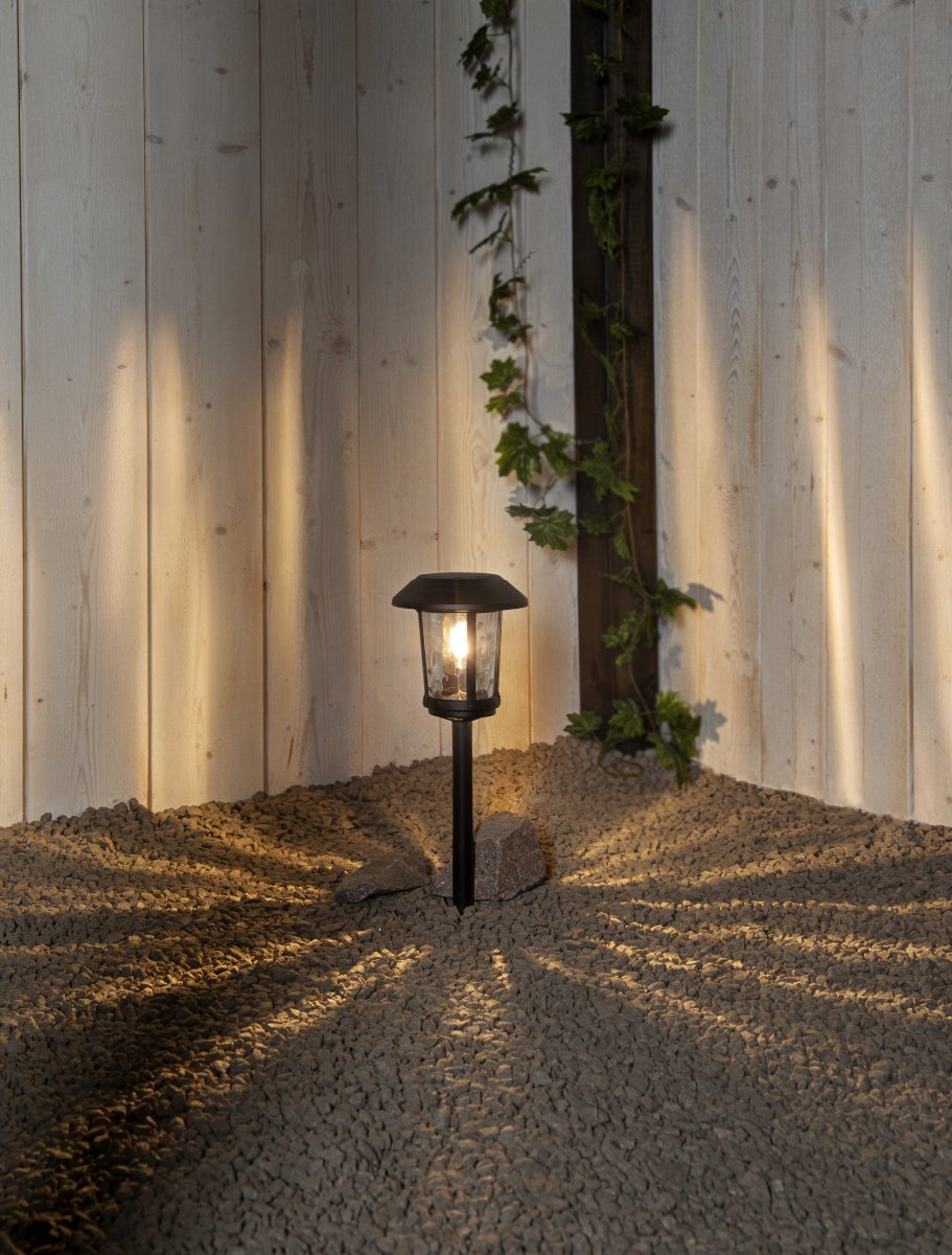 Florian Zwart solarlamp Van Star Trading - De Florian solar bolderlamp is een stijlvolle en klassieke tuinlamp van aluminium en glas.