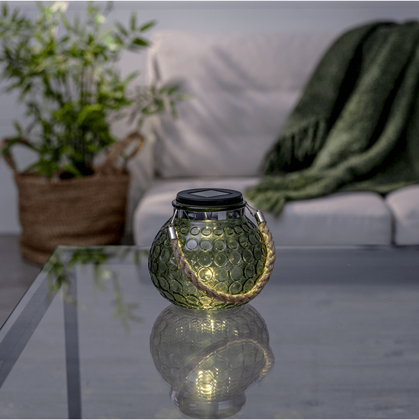 Dotte Groente solarlamp Van Star Trading - De lantaarn is voorzien van een LED-lichtbron die in het donker een prachtig licht geeft.