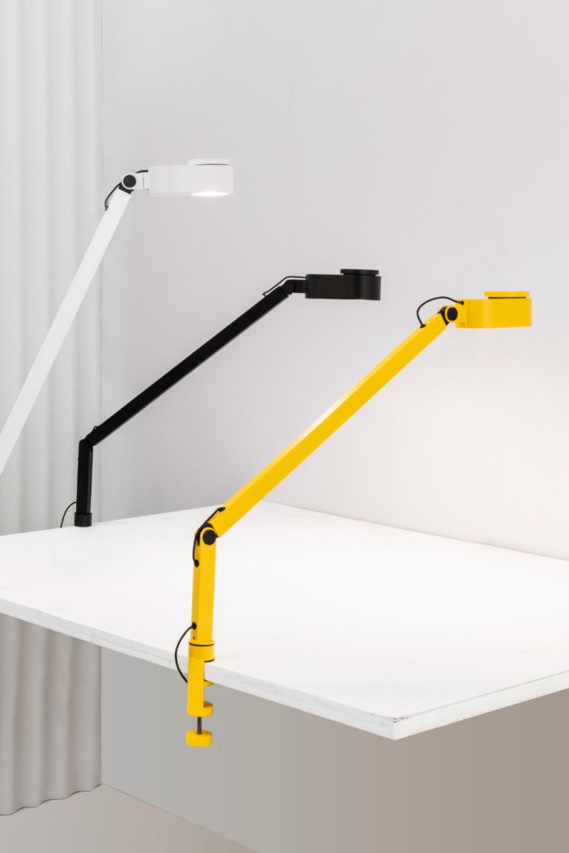 Inviting 86cm Zwart klemlamp Van Faro Barcelona - Inviting is een flexibele armaturenserie, ontworpen door Bohman&amp;Folenius, ontworpen om aan uw behoeften en stemmingen te voldoen.