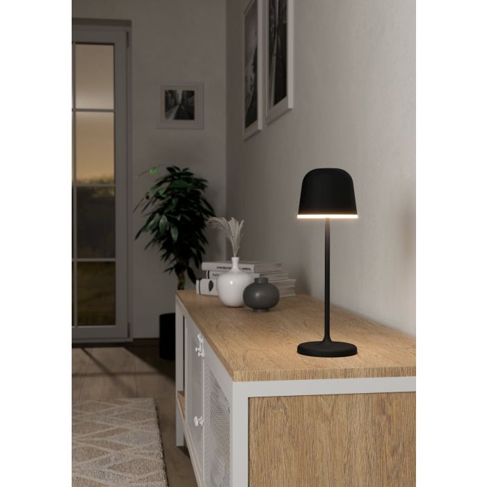 Mannera 34cm Zwart Draagbare Van Eglo - U kunt hem eenvoudig opladen met de meegeleverde USB-kabel, zodat u hem gemakkelijk overal mee naartoe kunt nemen - of u nu op het terras, in de tuin of op een picknick bent.