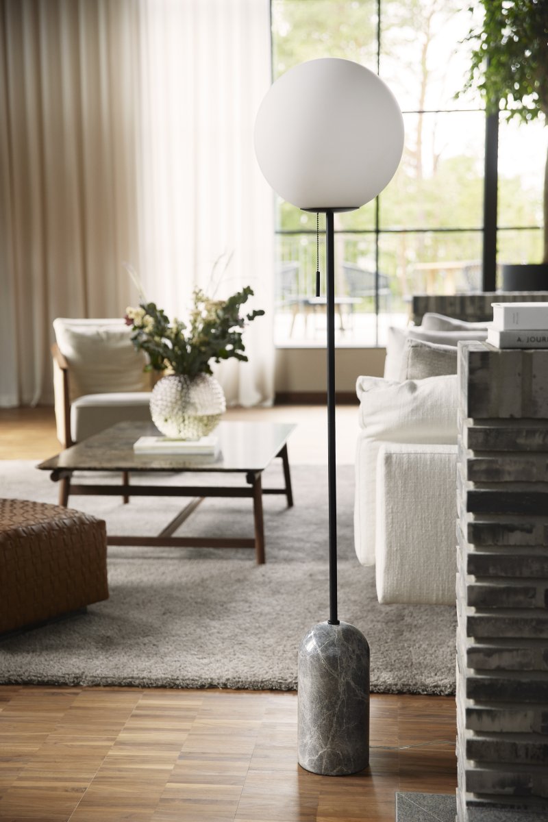 Torrano Grijs marmer vloerlamp Van Globen Lighting - Kleurvariaties in de voet van de lamp kunnen voorkomen, omdat deze van steen is gemaakt, een natuurlijk materiaal; elke lamp is uniek.