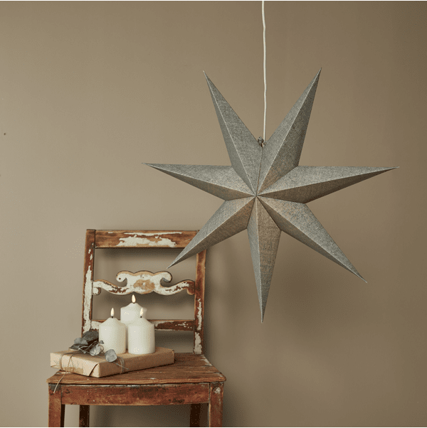 Cotton Ø60 Groente Van Star Trading - Papieren ster bekleed met stof in een doffe groene kleur voor een perfecte natuurlijke uitstraling.
