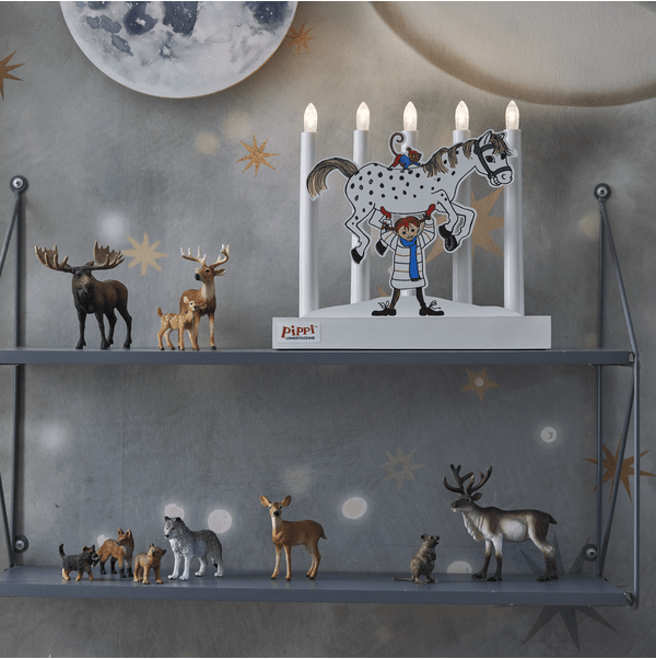 Pippi Wit Van Star Trading - Een prachtige kaarsenhouder die de kerstsfeer en vreugde verspreidt en leuk is om de hele winter in huis te hebben.