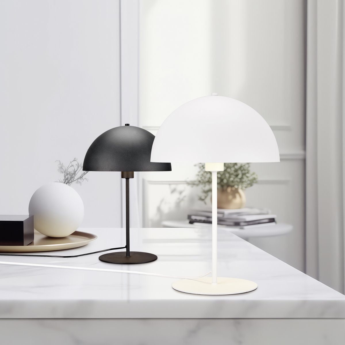 Nola 30cm Wit tafellamp Van Trio Lighting - De moderne, paddenstoelvormige vorm past bij uw interieur en zorgt voor harmonie in uw huis.