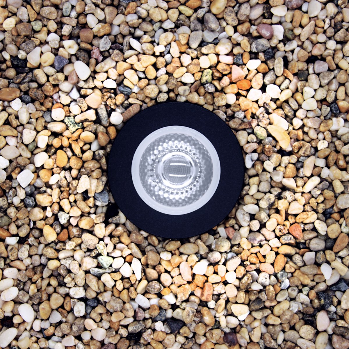 Capella Zwart Van Lightson - Zorg er vervolgens voor dat de lampen op gelijke en goede afstand van elkaar staan en test de afstand tot het object zelf om het gewenste effect te verkrijgen.