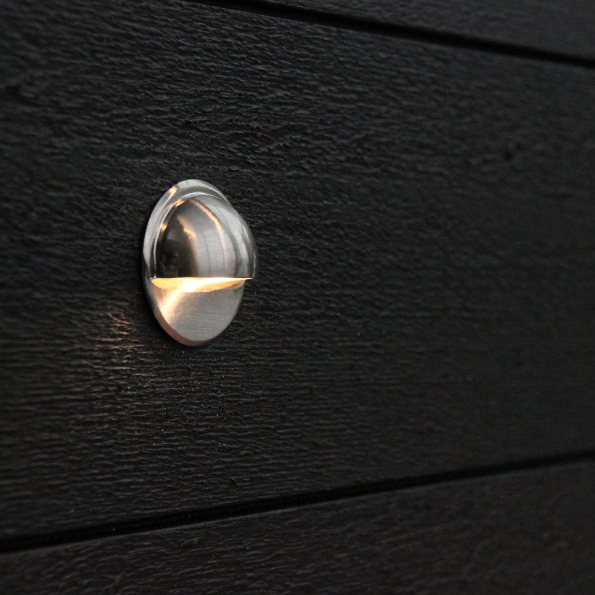 Aries 4 Zilver Van Lightson - De lamp wordt vaak verticaal gemonteerd, maar kan ook met voordeel horizontaal worden gemonteerd, als het licht bijvoorbeeld op een plank of een pot is gericht.