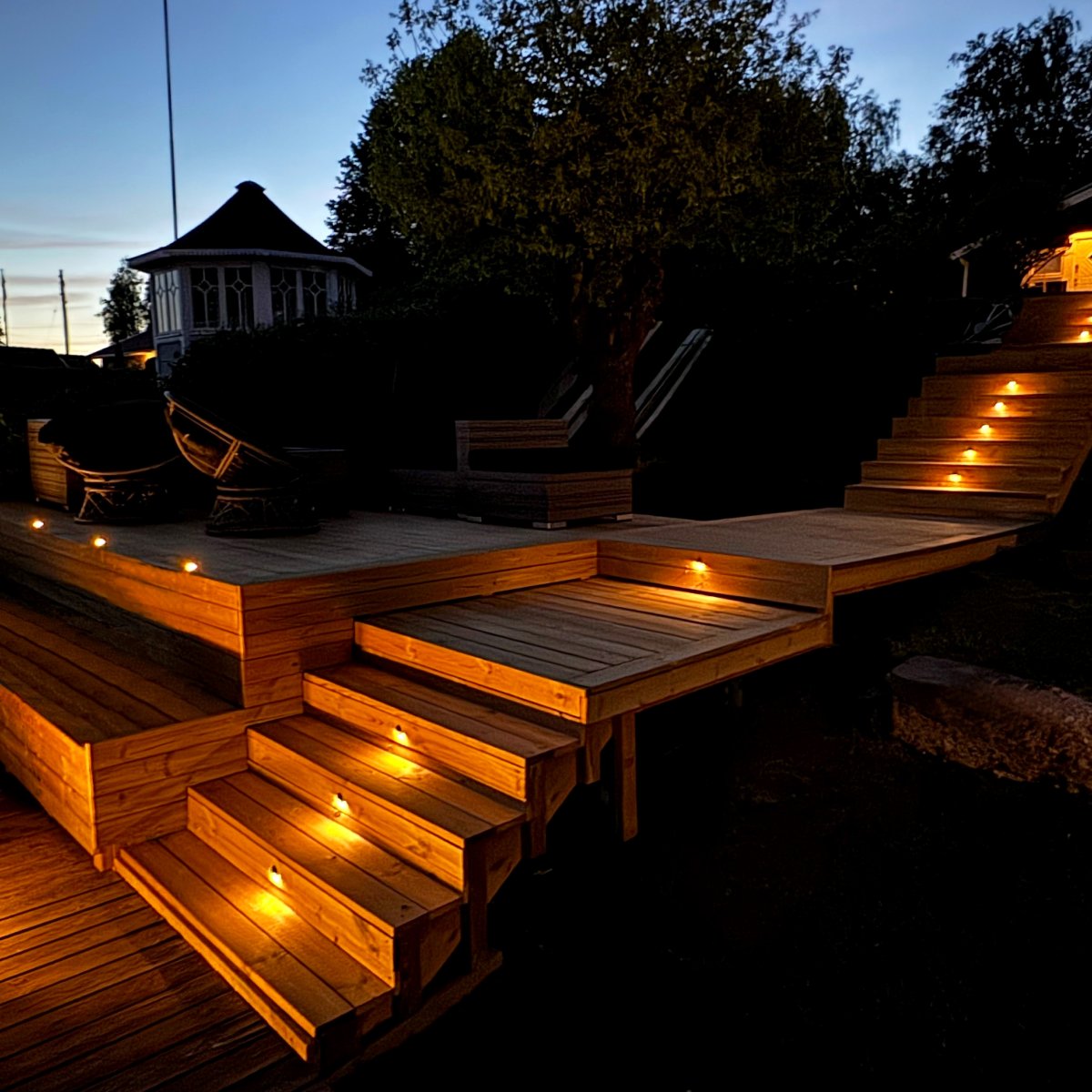 Aries 4 Zilver Van Lightson - De lamp wordt vaak verticaal gemonteerd, maar kan ook met voordeel horizontaal worden gemonteerd, als het licht bijvoorbeeld op een plank of een pot is gericht.