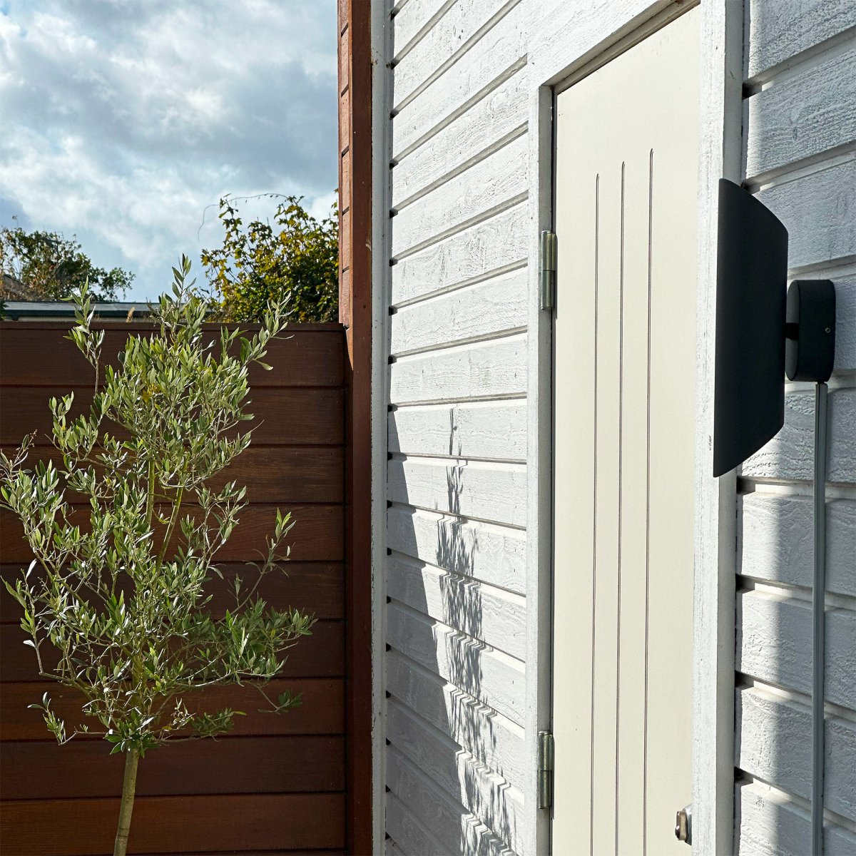 Wally Donkergrijs Van Lightson - Voor een optimale levensduur adviseren wij u de transformator niet met meer dan 85% van de maximale capaciteit te belasten.