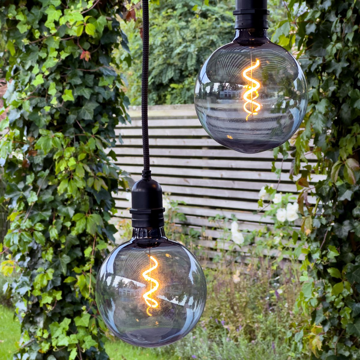 Deco bulb XL Rookkleurig Van Lightson - Voor een optimale levensduur adviseren wij u de transformator niet met meer dan 85% van de maximale capaciteit te belasten.